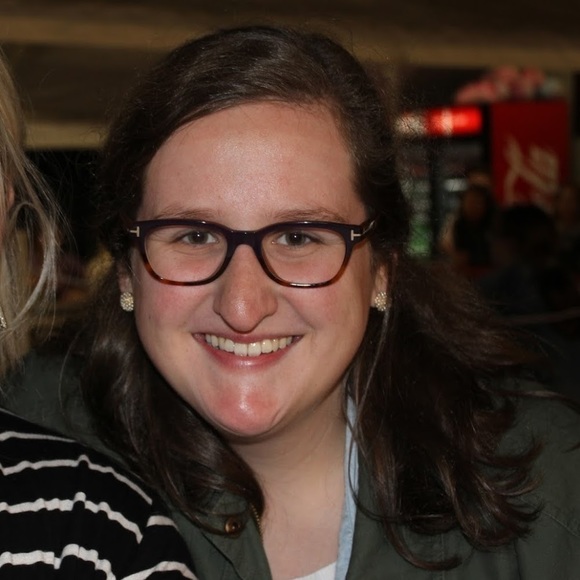 Meet your Posher, Caroline - Picture 1 of 1